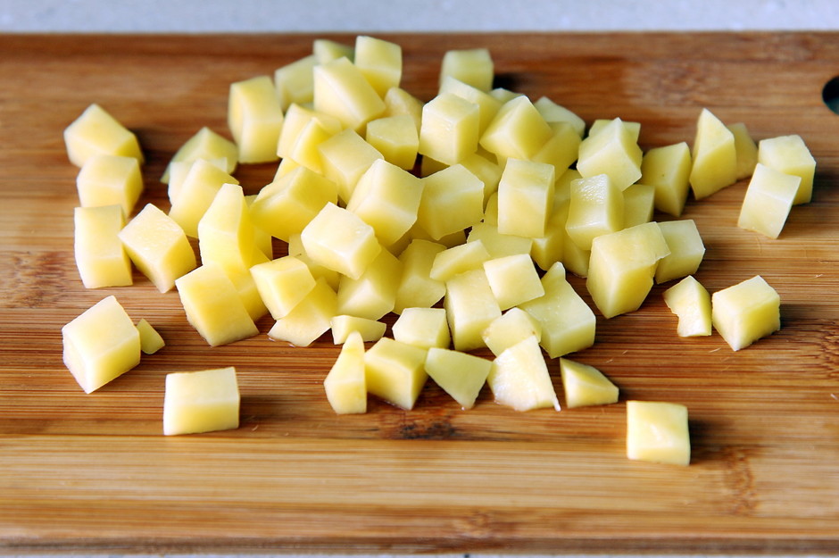 Нарезанный картофель